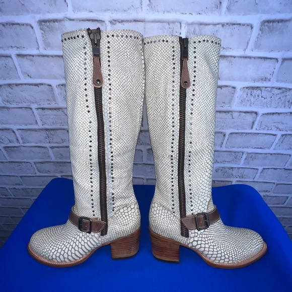 🦅NEW |•FREEBIRD BY STEVEN•| Carson White Snake Knee High Boots Size 8 - Picture 6 of 16